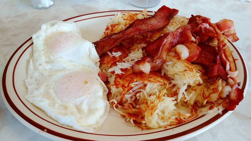 Why Mom's Kitchen Belongs on Your Oregon Coast Itinerary