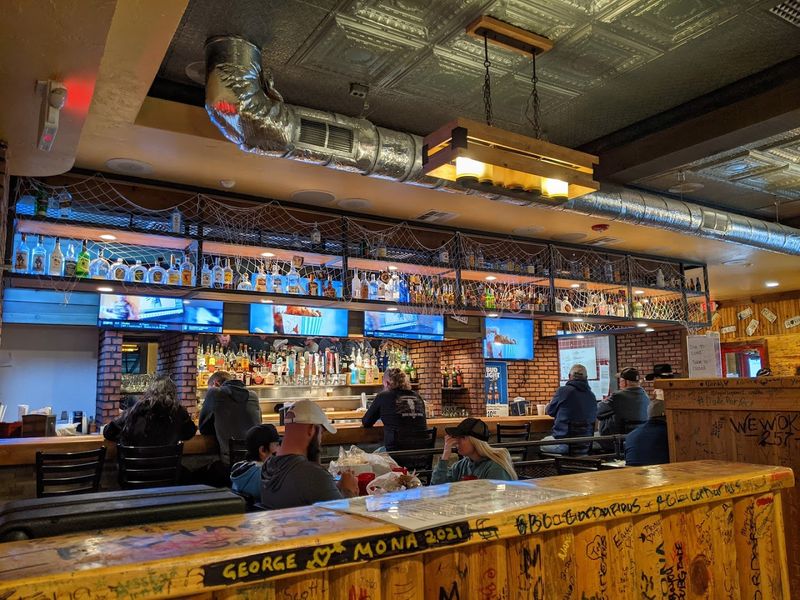Wings Worth Ordering at a Seafood Spot
