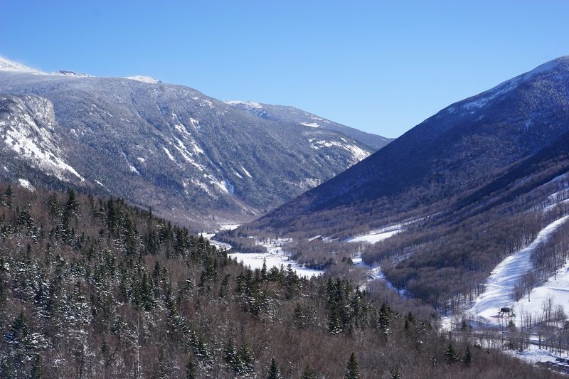 Winter Hiking That Transforms the Trail Completely