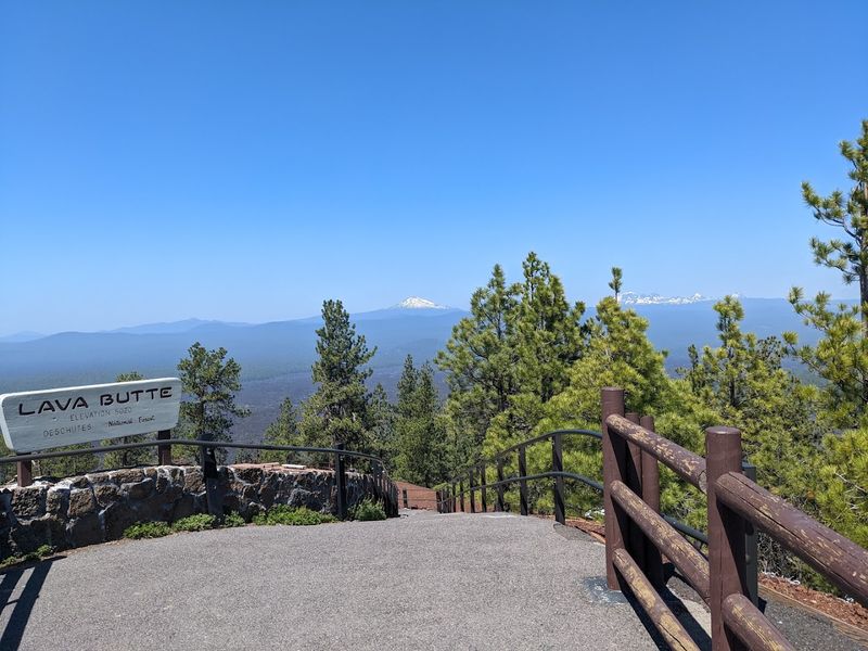 360-Degree Views of the Cascade Range