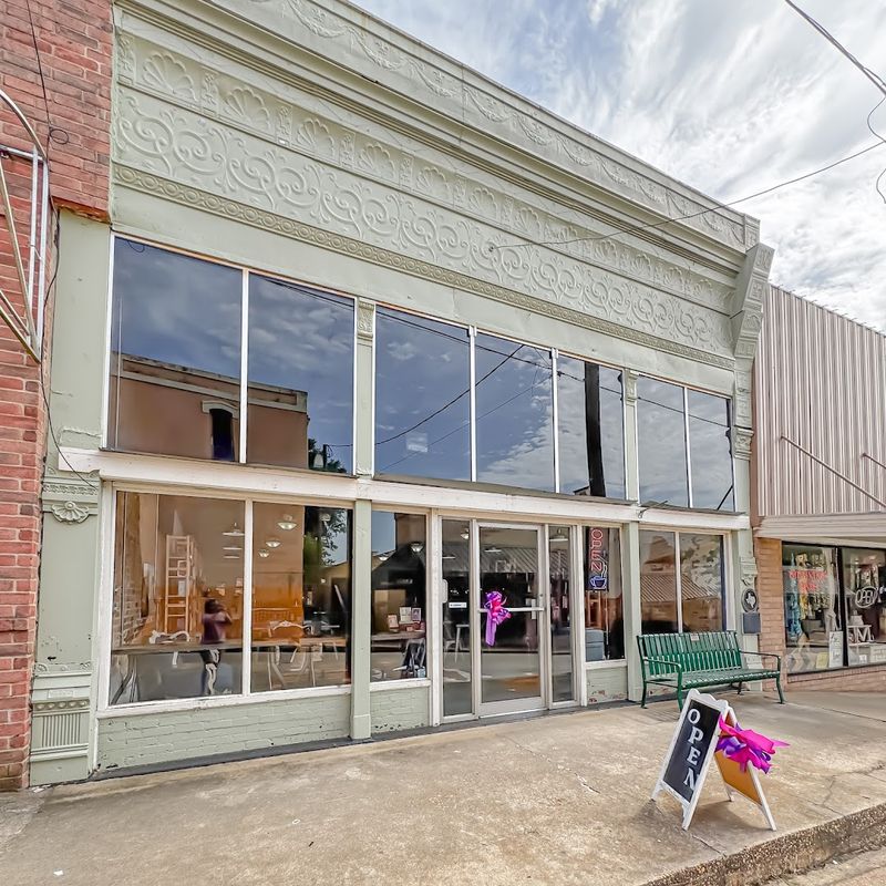 A Bookstore and Coffee Shop That Became a Downtown Treasure A Bookstore and Coffee Shop That Became a Downtown Treasure