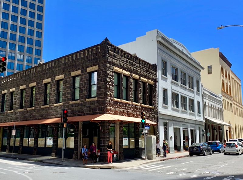 A Building Born from Honolulu's Busiest Era A Building Born from Honolulu's Busiest Era