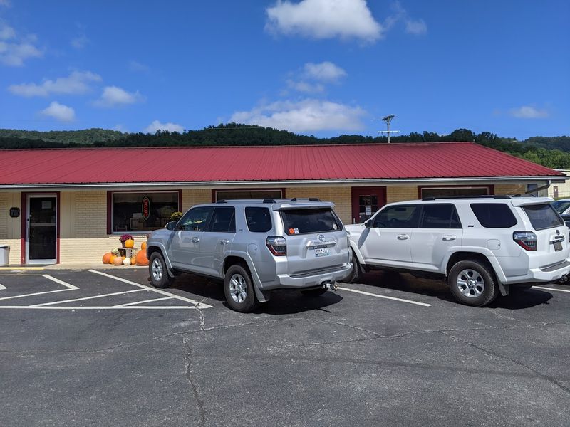 A Convenient Stop Along the Cumberland Gap Corridor A Convenient Stop Along the Cumberland Gap Corridor