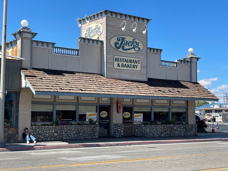 A Diner That Has Outlasted Everything Around It