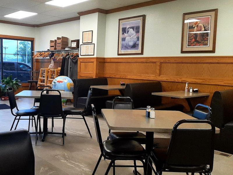 A Dining Room That Feels Like the Heart of Indianola