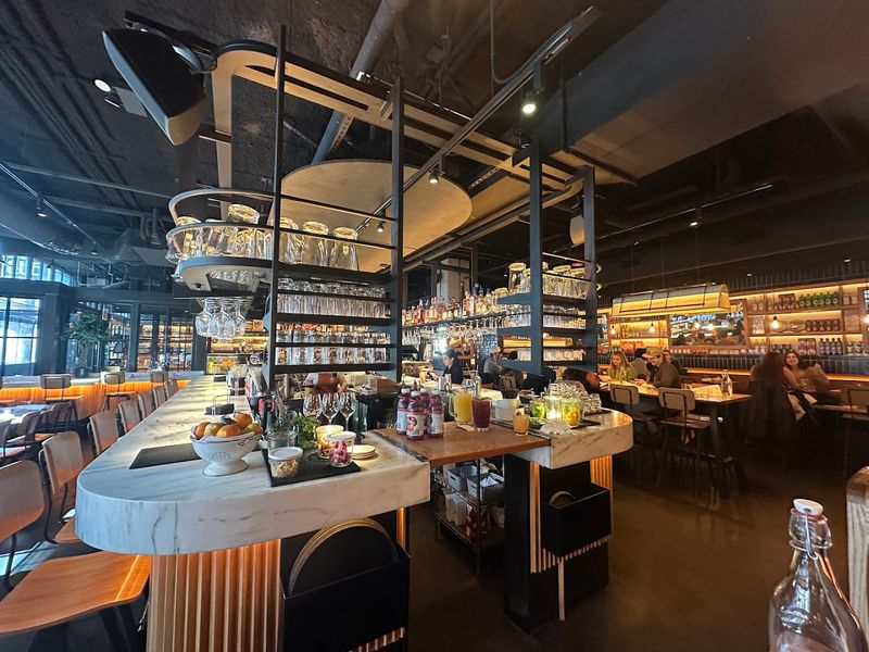 A Dining Room That Pulls You In A Dining Room That Pulls You In