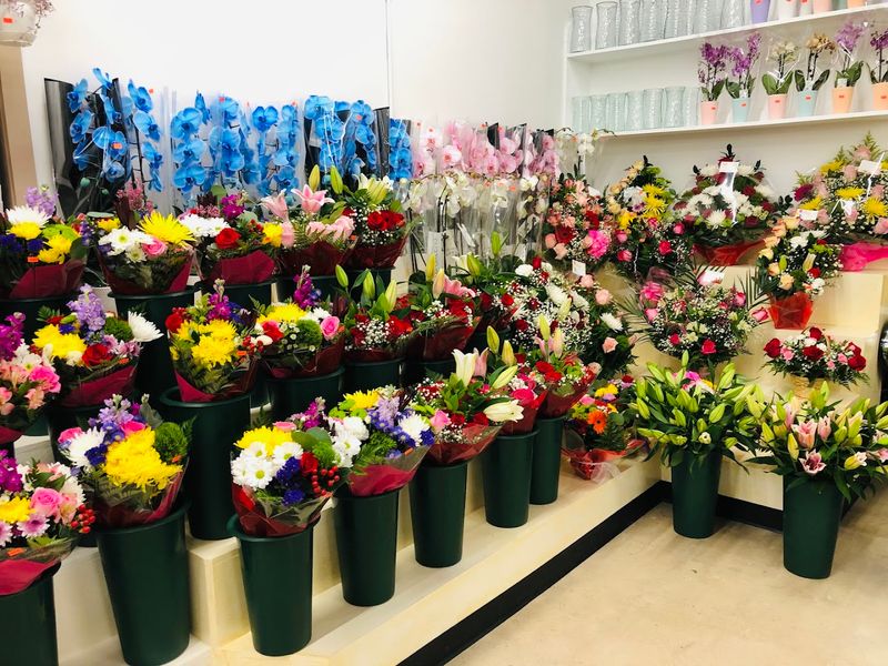 A Flower Shop That Adds a Beautiful Bonus to Every Visit A Flower Shop That Adds a Beautiful Bonus to Every Visit