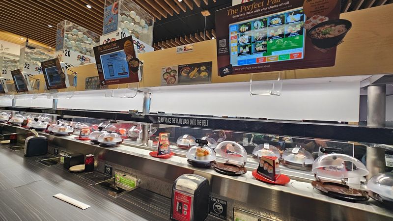 A High-Speed Revolving Sushi Bar That Never Stops Moving