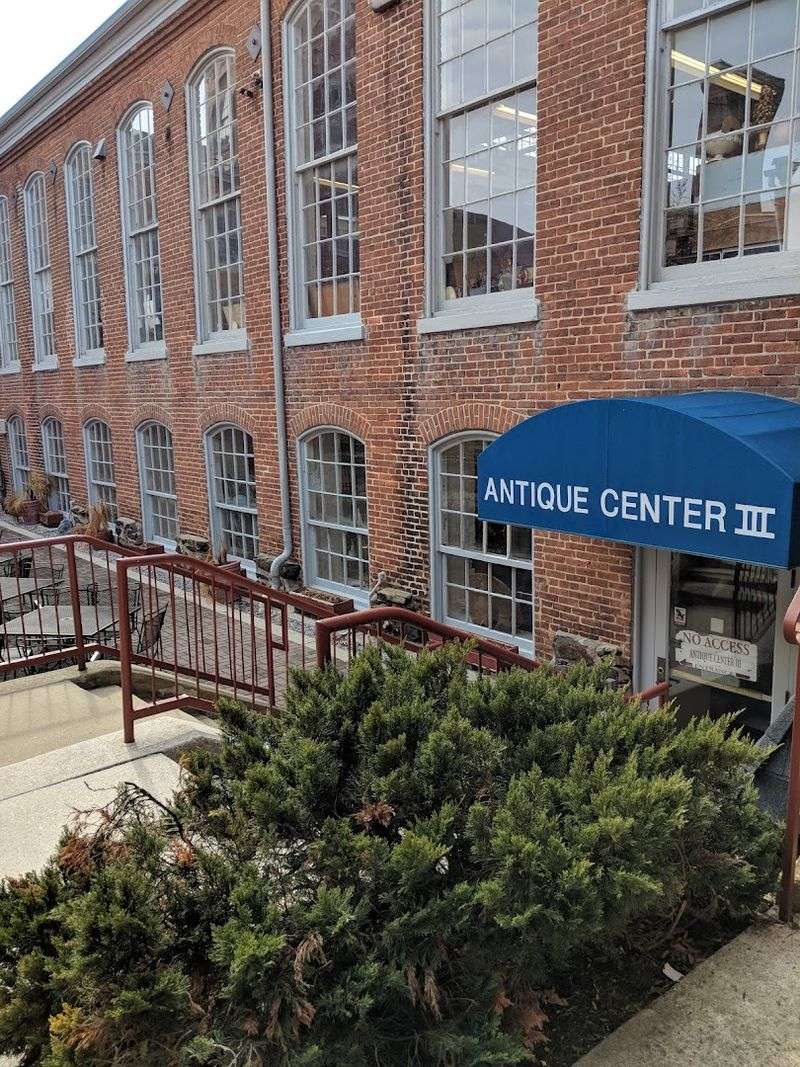 A Historic Building That Sets the Mood Before You Even Browse