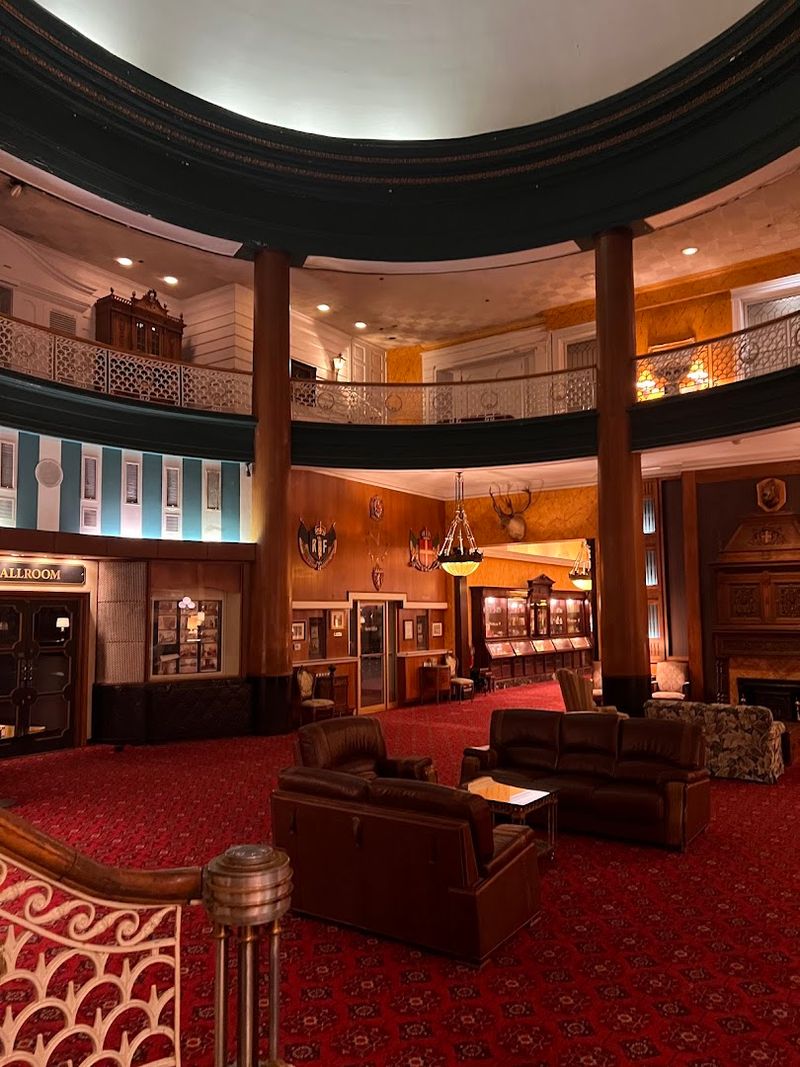 A Historic Building That Sets the Tone Before You Even Sit Down A Historic Building That Sets the Tone Before You Even Sit Down