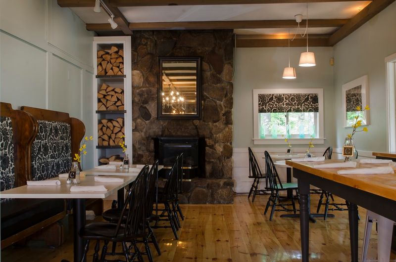 A Homey-Chic Atmosphere That Feels Like a Warm Hug