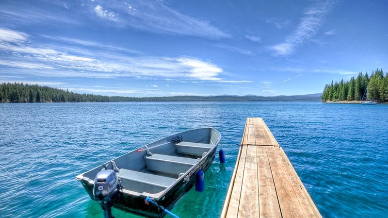 A Lake View That Stops You Mid-Sentence A Lake View That Stops You Mid-Sentence