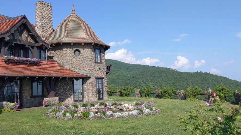 A Mountaintop Mansion With a Story Worth Telling A Mountaintop Mansion With a Story Worth Telling
