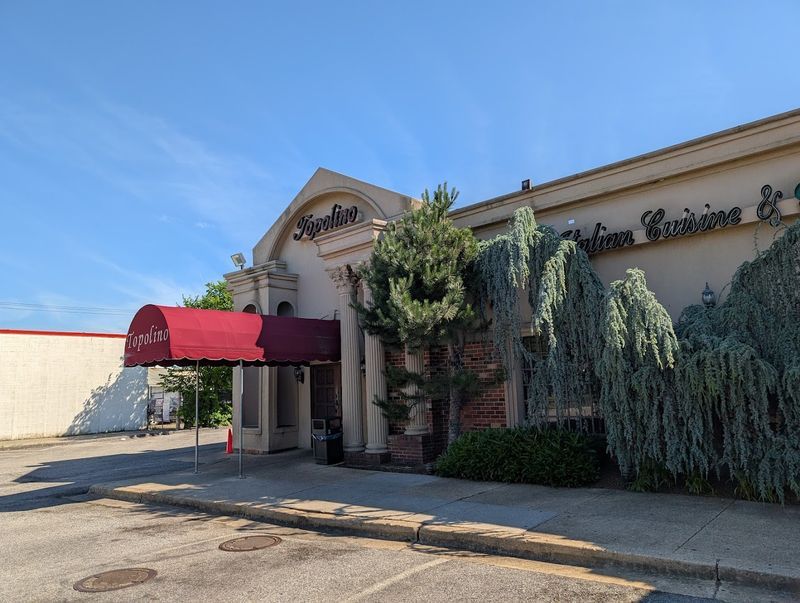 A Neighborhood Spot That Does Not Need to Shout A Neighborhood Spot That Does Not Need to Shout