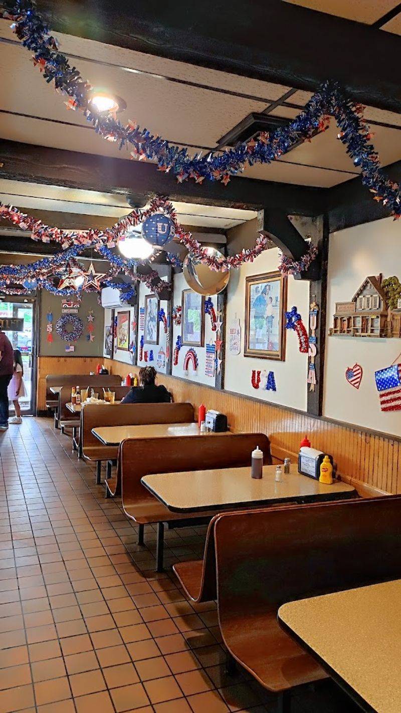 A Neighborhood Spot Where Everybody Feels Welcome