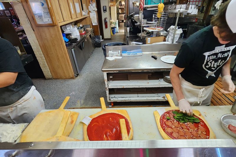 A South Side Institution Without The Fuss