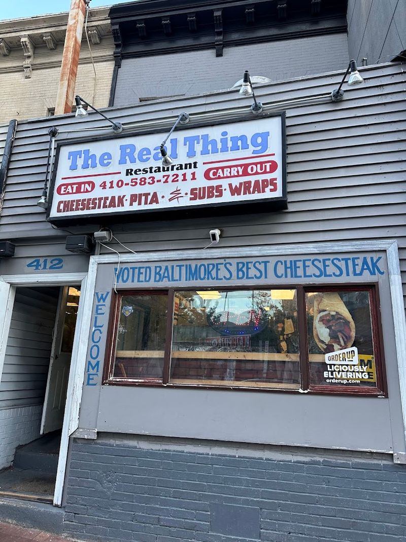 A Storefront That Lets the Food Do the Talking