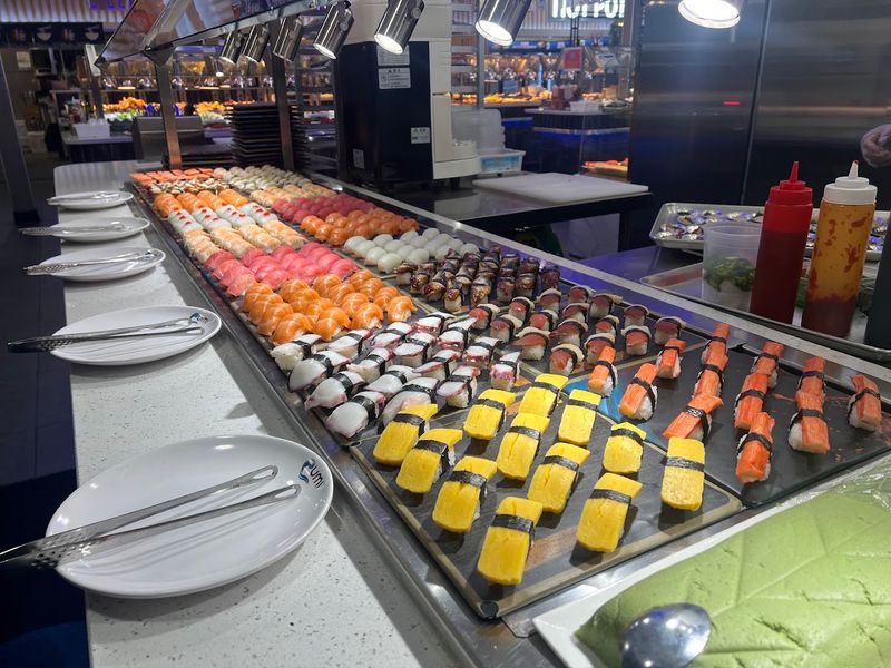 A Sushi Bar Worth Slowing Down For A Sushi Bar Worth Slowing Down For