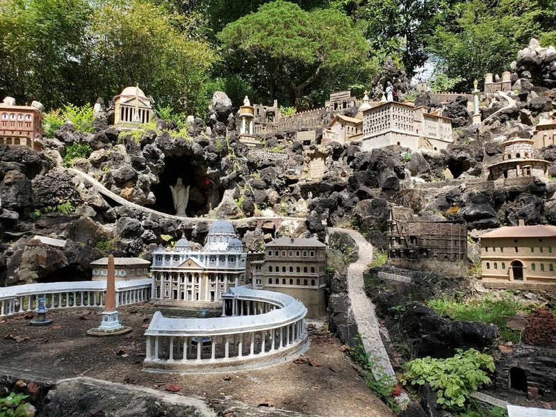 Ave Maria Grotto, Cullman