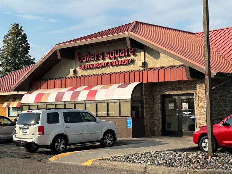 Bakers Square, Minneapolis, Minnesota