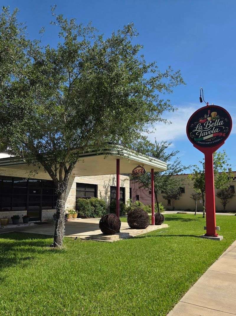 Bella Sera And The EVthing, Two Restaurants That Prove Cuero Keeps Surprising You Bella Sera And The EVthing, Two Restaurants That Prove Cuero Keeps Surprising You