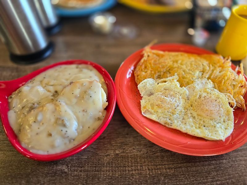 Biscuits and Gravy Done the Way They Were Always Meant to Be Biscuits and Gravy Done the Way They Were Always Meant to Be