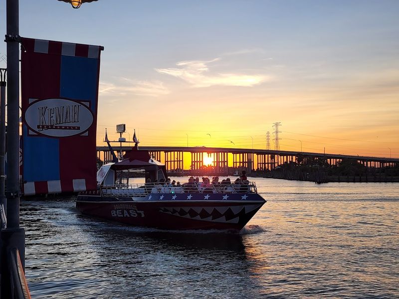 Boardwalk Beast Speedboat, Where the Bay Becomes the Ride