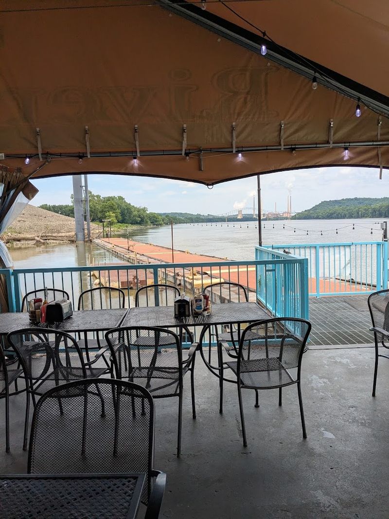 Boat Parking And Outdoor Seating Make This Extra Fun