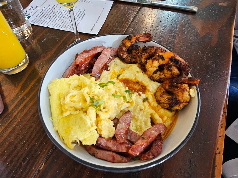 Brunch at North Fork Tavern Is Worth Setting an Alarm For