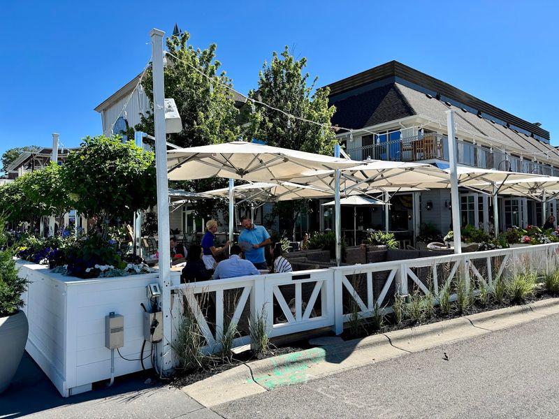 Brunch on the Lake That Draws Guests Back Every Weekend