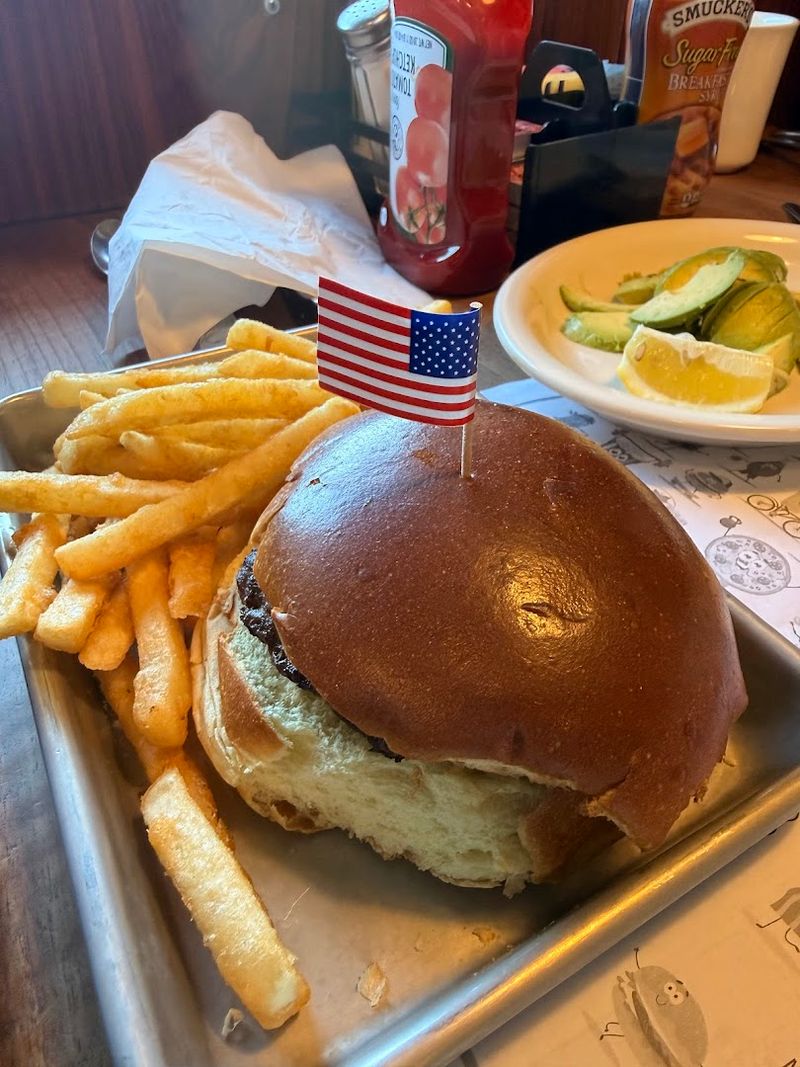 Burgers and Lunch Plates That Hit Every Time