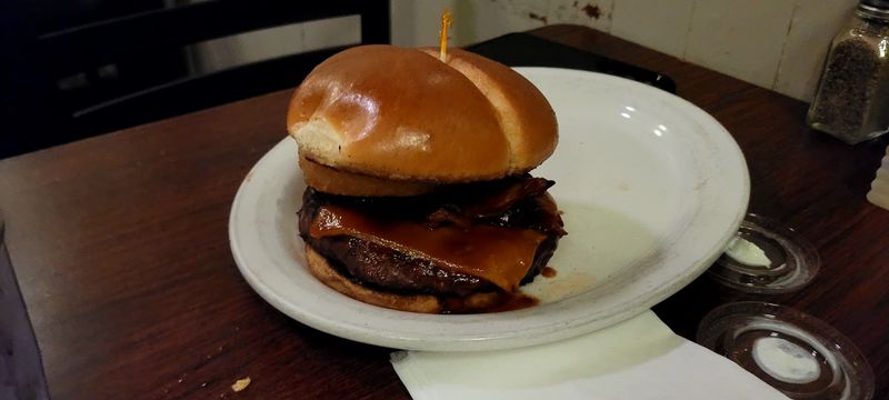 Burgers and Sandwiches Hold Their Own