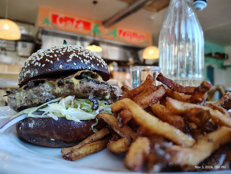 Cafe Louis, Maine