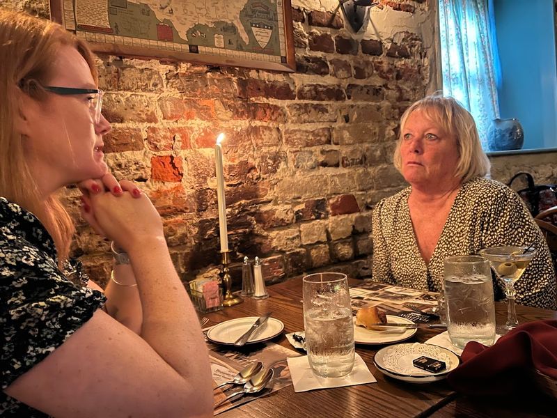 Candlelight Dinners That Set the Mood Perfectly