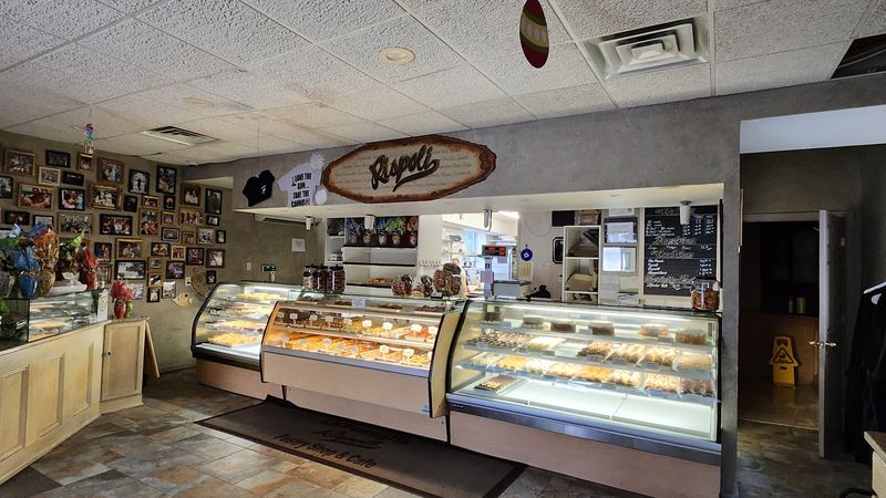 Cannolis Done the Right Way