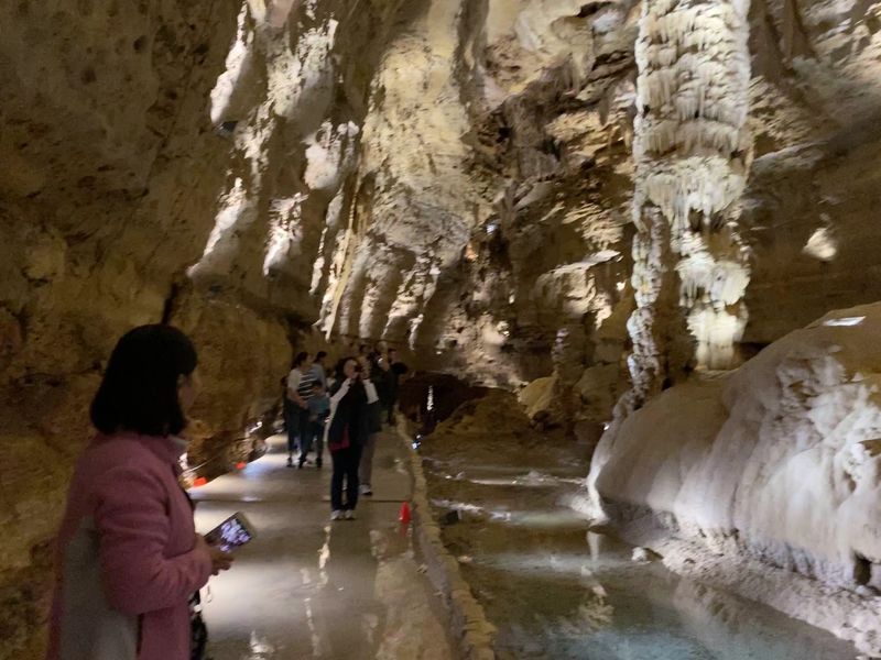 Caverns at Natural Bridge