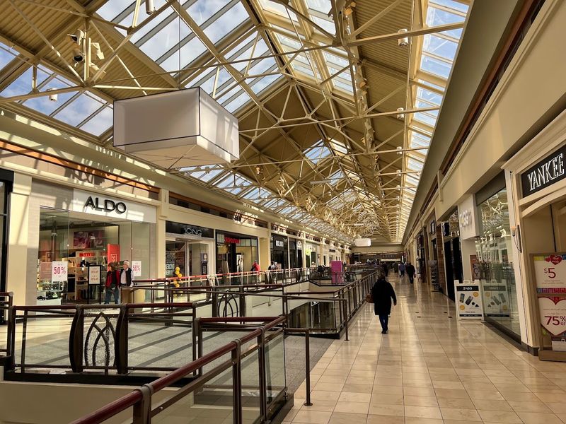 Cleanliness and Upkeep Inside the Mall