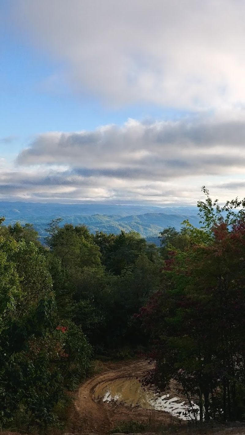 Coal Canyon Trails Near Grundy Will Blow Your Mind Coal Canyon Trails Near Grundy Will Blow Your Mind