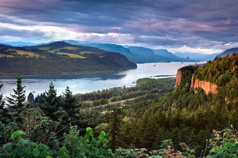 Columbia River Gorge, Hood River County, Oregon