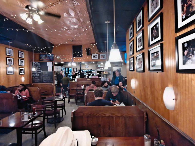 Dark Wood Booths and That Unmistakable Retro Vibe