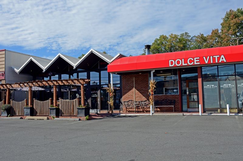 Dolce Vita Italian Restaurant and Wine Bar (Fairfax)