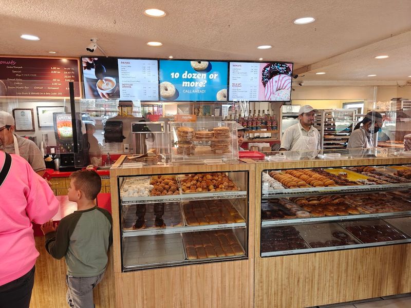 Donut World, Gresham, Oregon