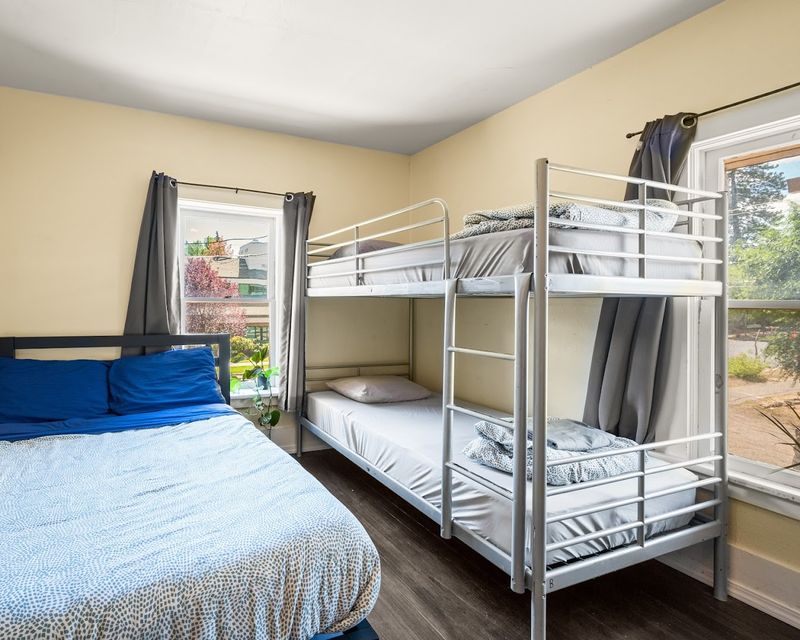 Dorm Rooms That Actually Work for Real Travelers Dorm Rooms That Actually Work for Real Travelers