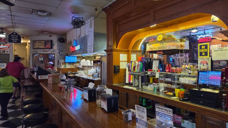 Eischen's Bar Has Been Frying Chicken Since Before Your Grandparents Were Born