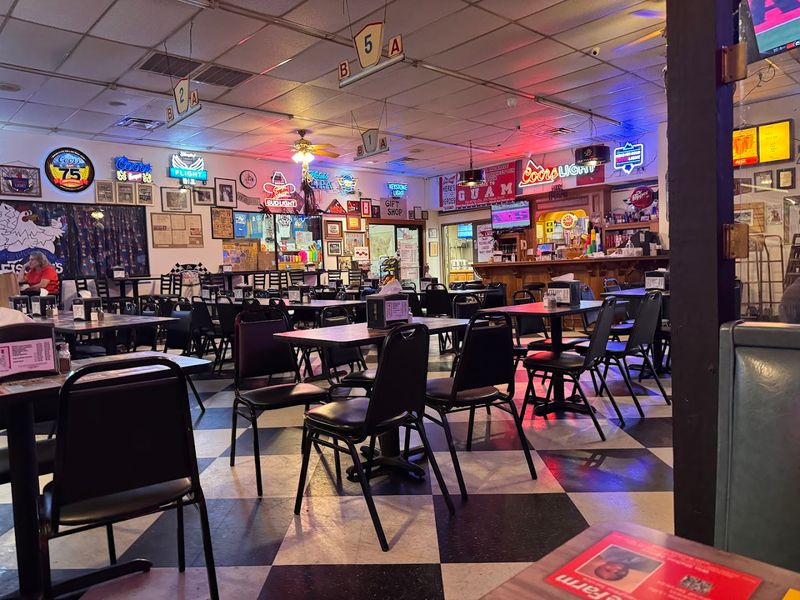 Eischen's Bar - Okarche