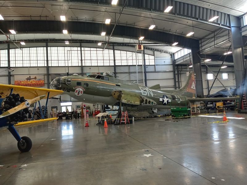 Erickson Aircraft Collection, Madras