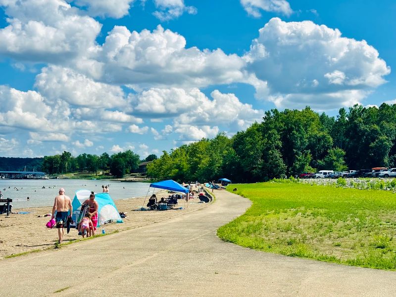 Fairfax Beach (Monroe Lake)