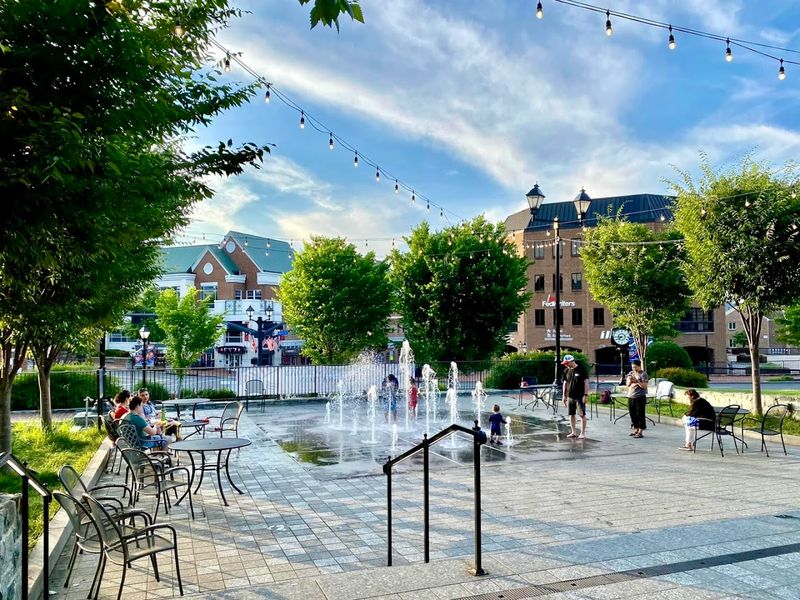Fairfax City Splash Pad at Old Town Square, Fairfax