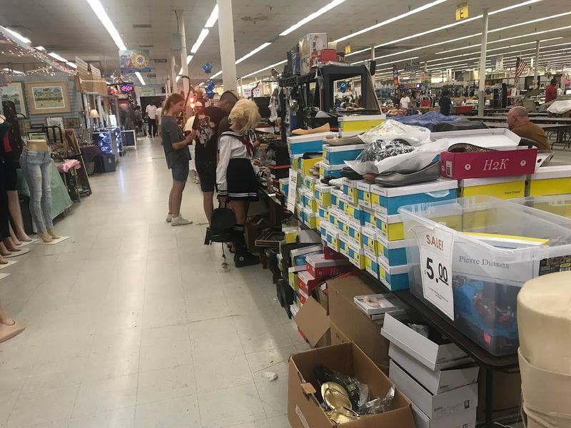 Fashion, Beauty, and Specialty Products Worth Browsing