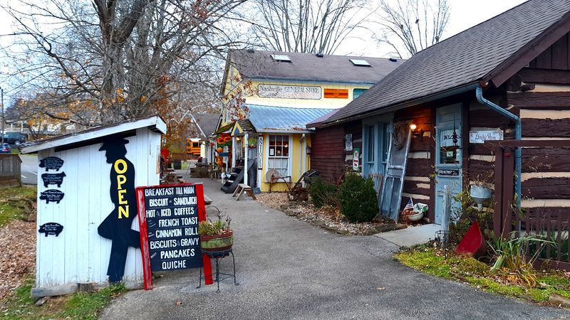 Find Yourself in a Thriving Arts Community